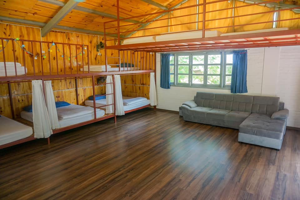 Review Banana And Rose